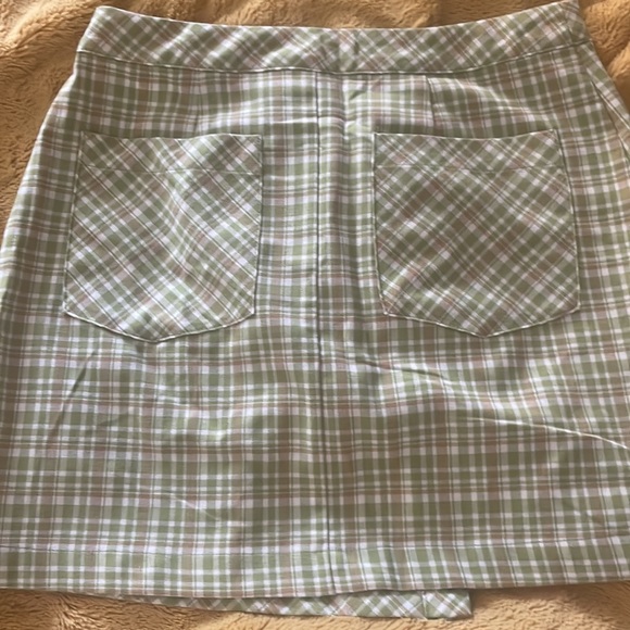 Urban Outfitters Green Plaid Skirt - Picture 3 of 3